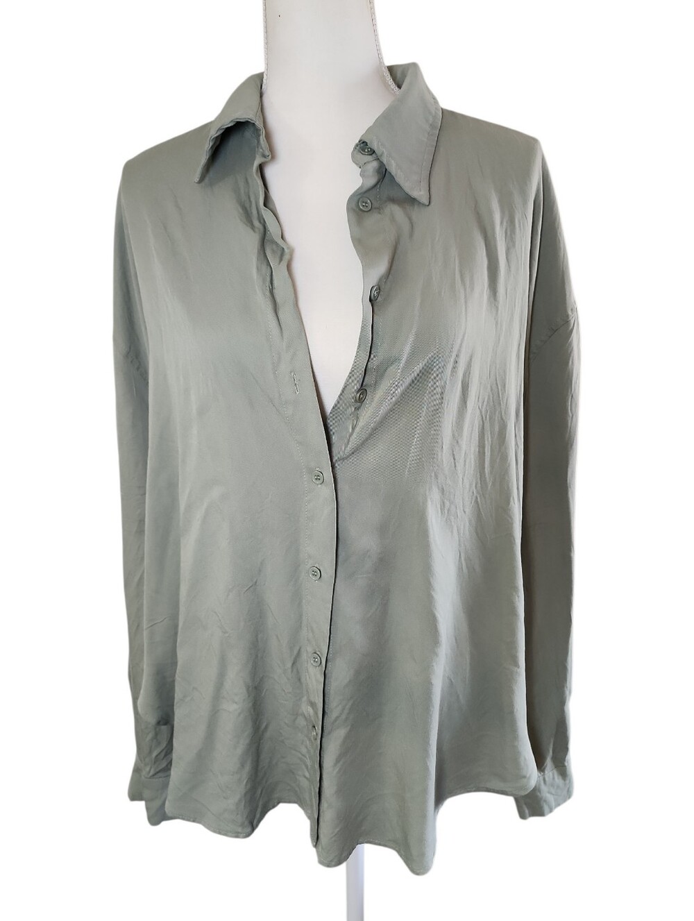 Vine & Love Lightweight Button Down Collared Long Sleeve Shirt Size Medium